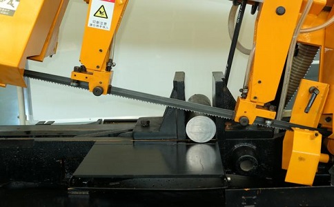 来凤数控带锯床自动送料精度会出现偏差吗？